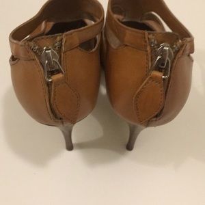 White House Black Market Shoes - 🆕 WHBM Miranda Tan Heels White House Black Market Shoes - 🆕 WHBM Miranda Tan Heels
